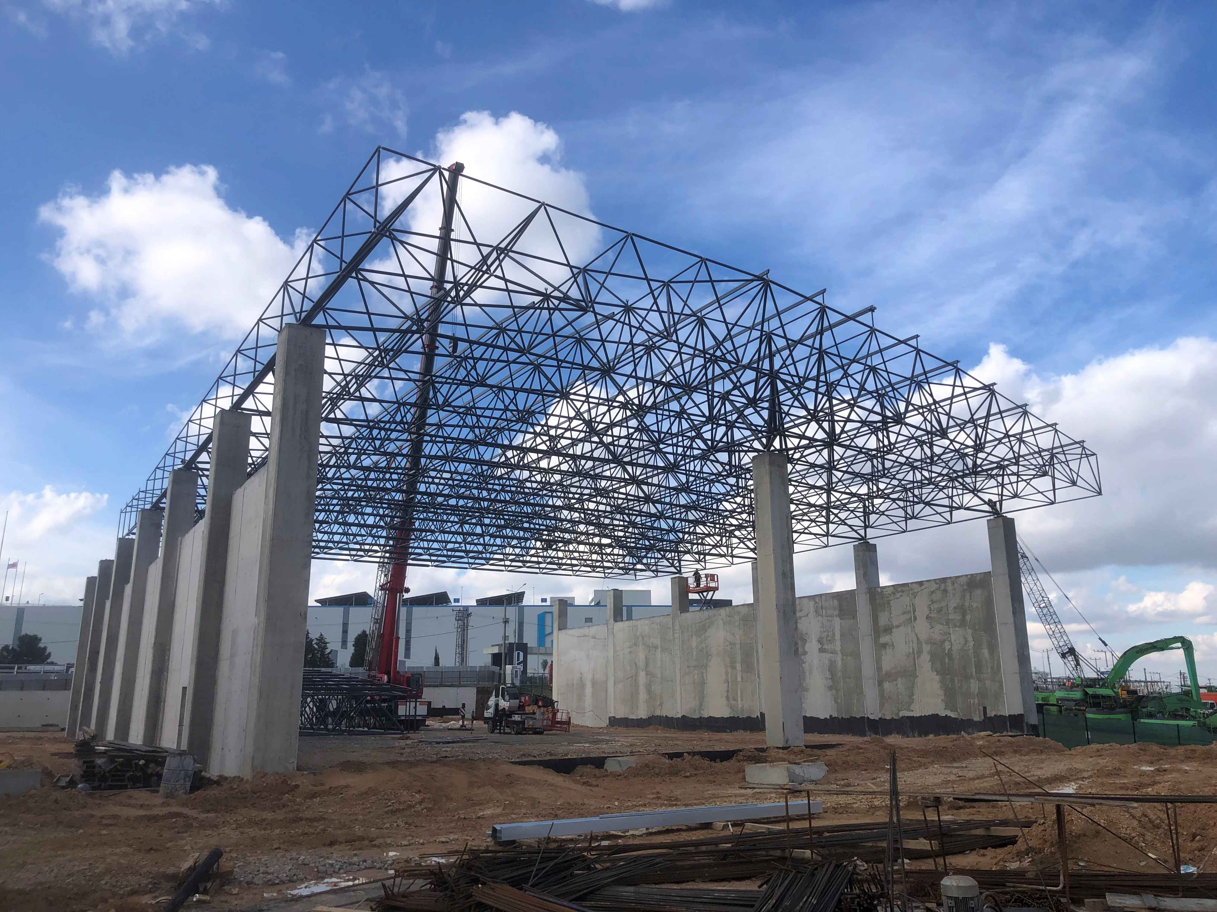 Uzay çatı imalatı ve montajı yapılması